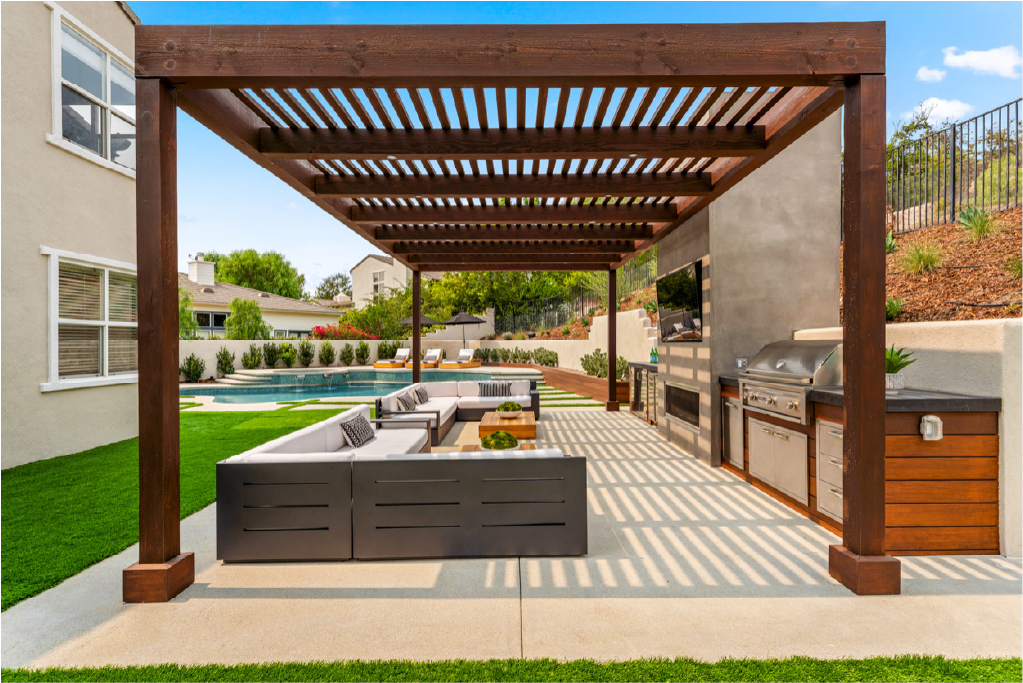 Why Outdoor Kitchen Photos Matter in Real Estate Marketing