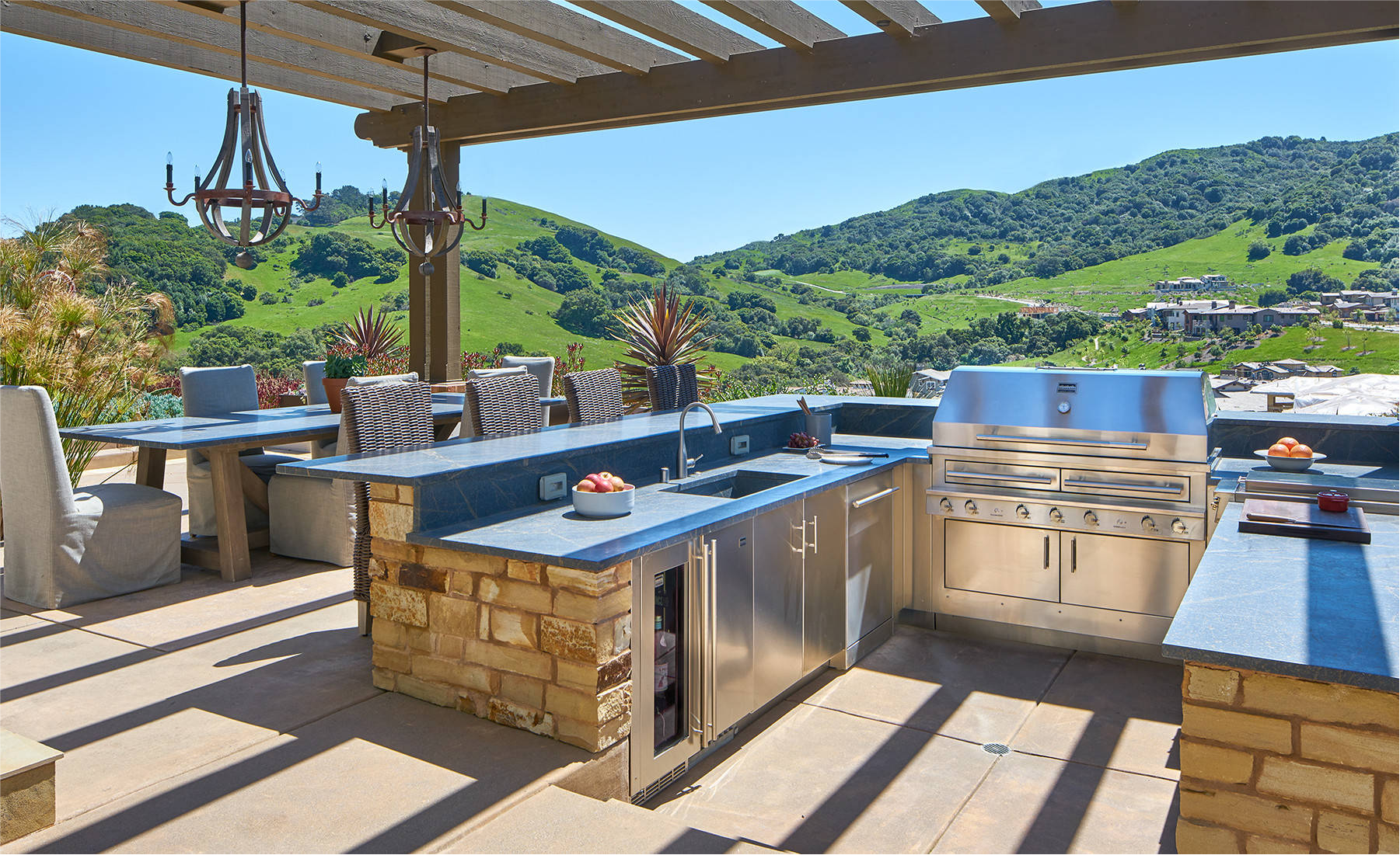 Outdoor Kitchen Image Brightness, Contrast & White Balance Adjustment